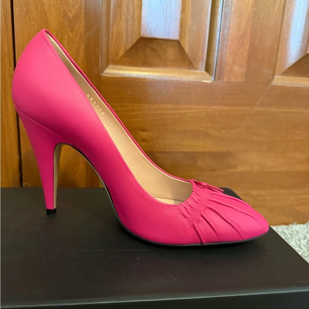 Gucci Hot Pink Pointed-Toe Bow Pumps - Picture 12 of 16